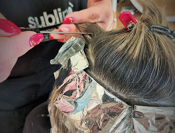 Comment créer une coiffure en utilisant un bandeau ? Le Fleix